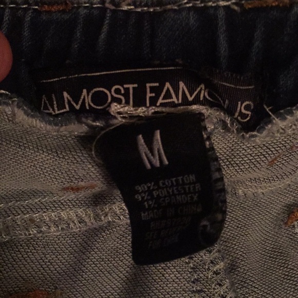 Almost famous woman’s caprice - Picture 3 of 3